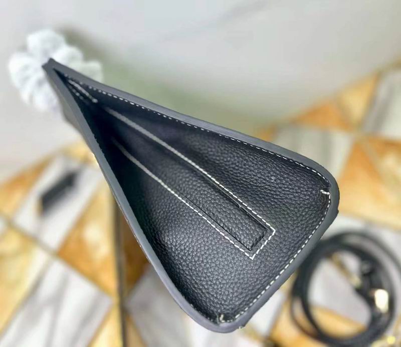 Burberry 8376 27x11x20cm ww2色 (13)