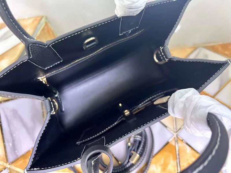 Burberry 8376 27x11x20cm ww2色 (17)