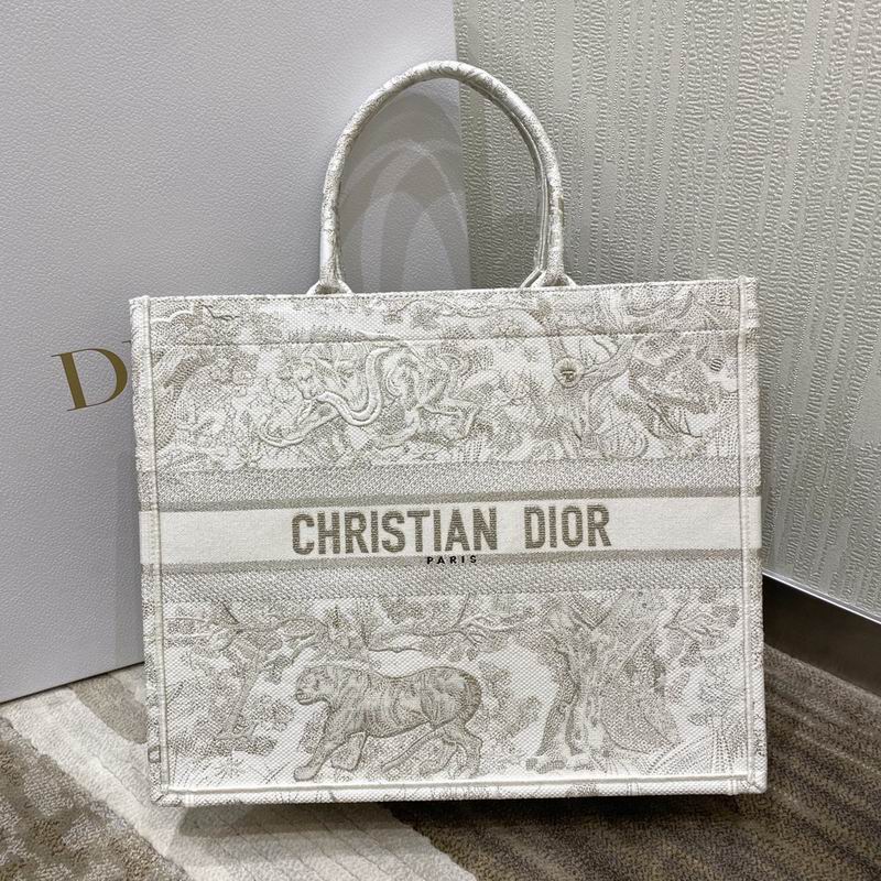 DIOR L42x18x35cm yz3 (1)