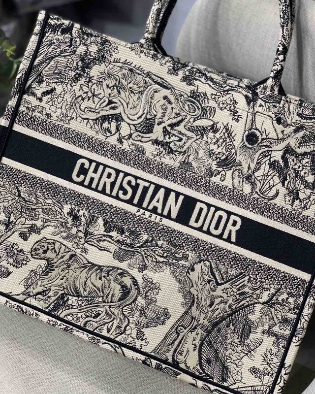DIOR M1286 41.5x32cm yz (3)