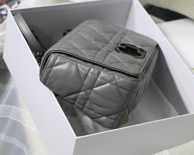 DIOR M8017 M25x15.5x8cm yz (4)