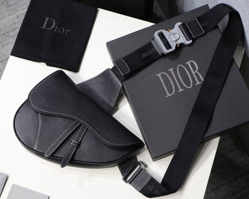 DIOR M9018 20x28.6x5cm yz (1)