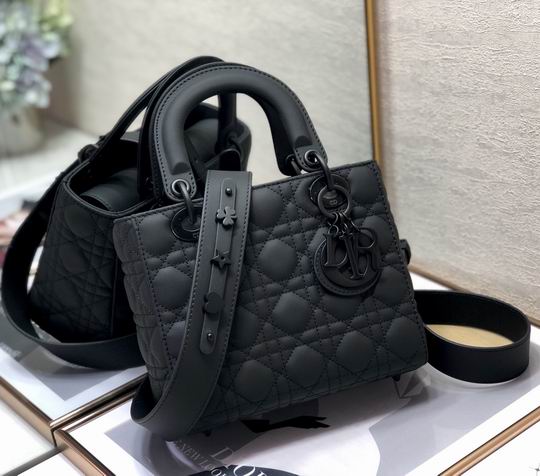 Dior 2224s 20cm wo (1)