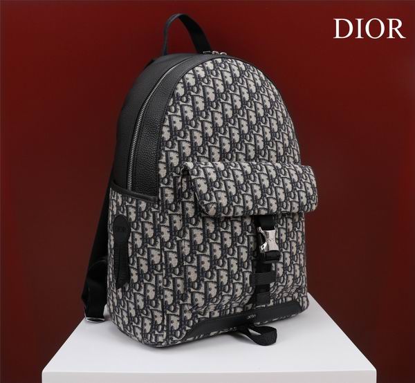 Dior Explorer 012 42x30x14.5cm yz (2)