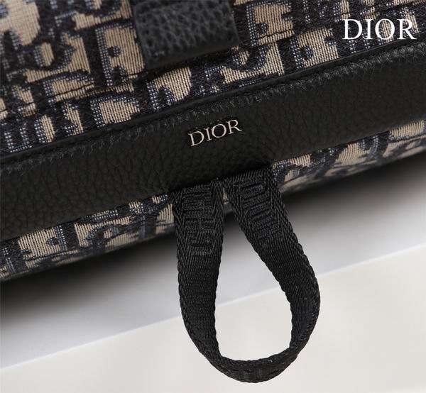 Dior Explorer 012 42x30x14.5cm yz (6)