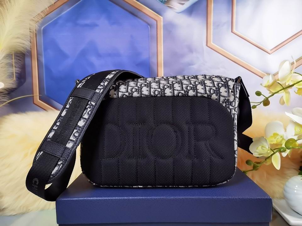Dior Explorer 93353 31x21x8cm wo (4)