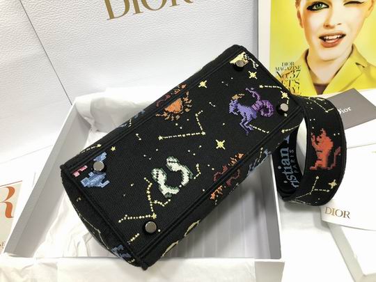 Dior Lady刺绣星座M0565 24x20x11cm wz (3)