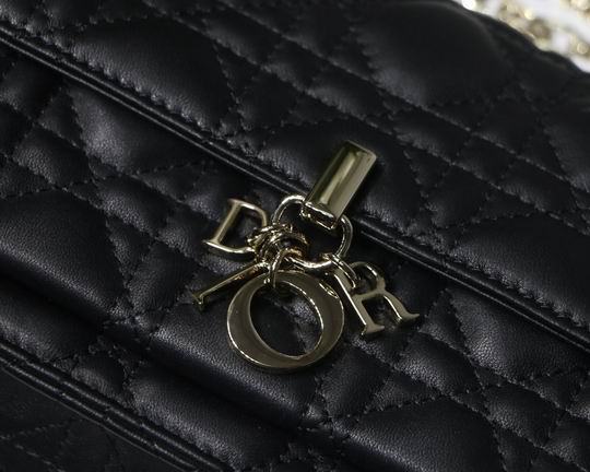Dior Lady链条手袋M7001 19.5x12.5x5cm wz (16)