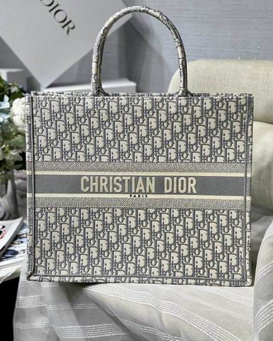 Dior M1286 41.5x38x18cm yz (1)