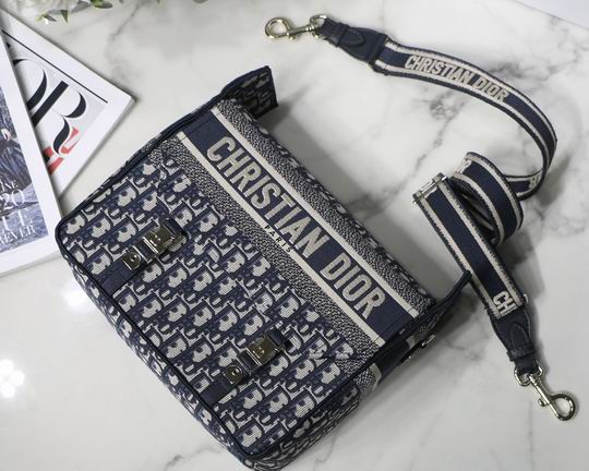 Dior M9021 28x24x12cm yz (1)