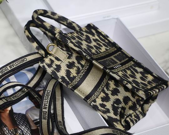 Dior Mini tote 13.5x5x18cm wz (4)