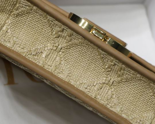 Dior Montaigne M9030 24x17x8cm yz (5)