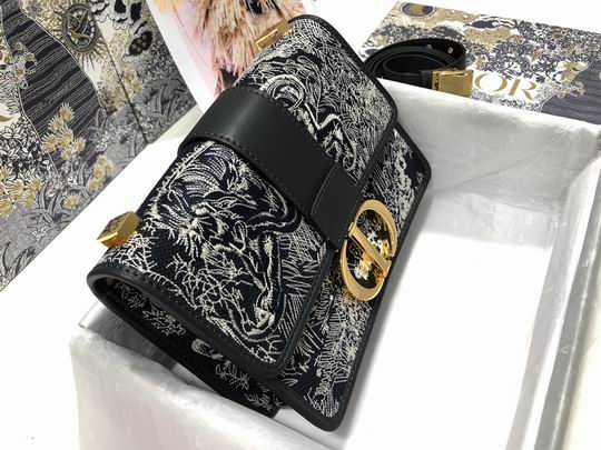 Dior Montaigne M9203 24x17x8cm wz (2)