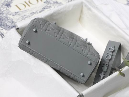 Dior Ultra-matte M8013 20cm wz (17)