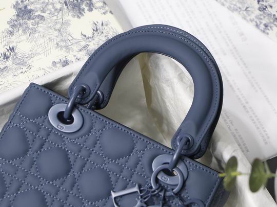 Dior Ultra-matte M8013 20cm wz (24)