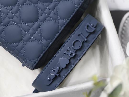 Dior Ultra-matte M8013 20cm wz (25)