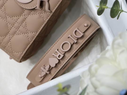 Dior Ultra-matte M8013 20cm wz (7)