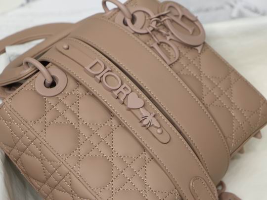 Dior Ultra-matte M8013 20cm wz (8)