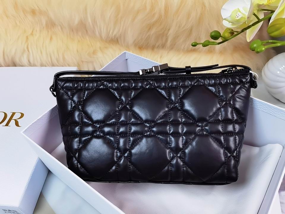 DiorTravel Nomad 22x13x9.5cm wo (2)