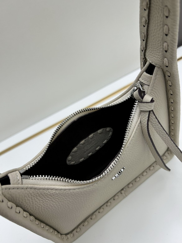 Fendi 21x28x7cm jj1_7