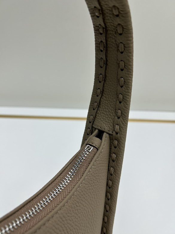 Fendi 21x28x7cm jj2_5