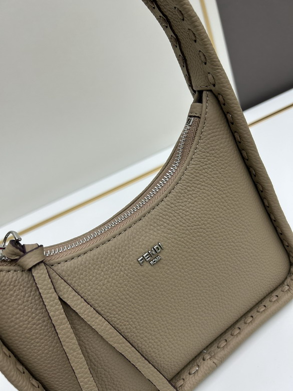 Fendi 21x28x7cm jj2_6