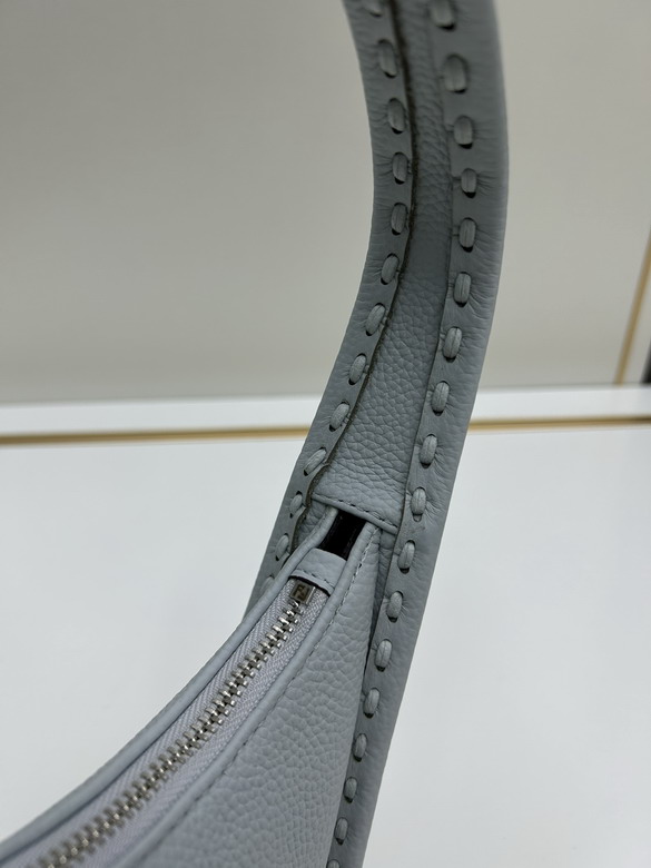 Fendi 21x28x7cm jj3_5