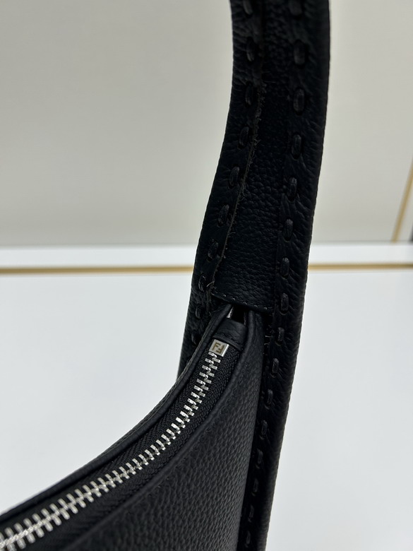 Fendi 21x28x7cm jj4_6