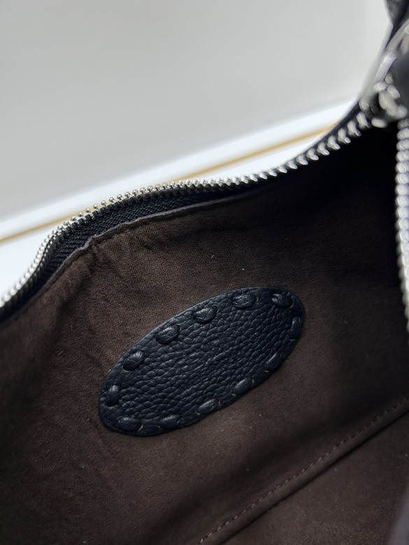 Fendi 21x28x7cm jj4_8