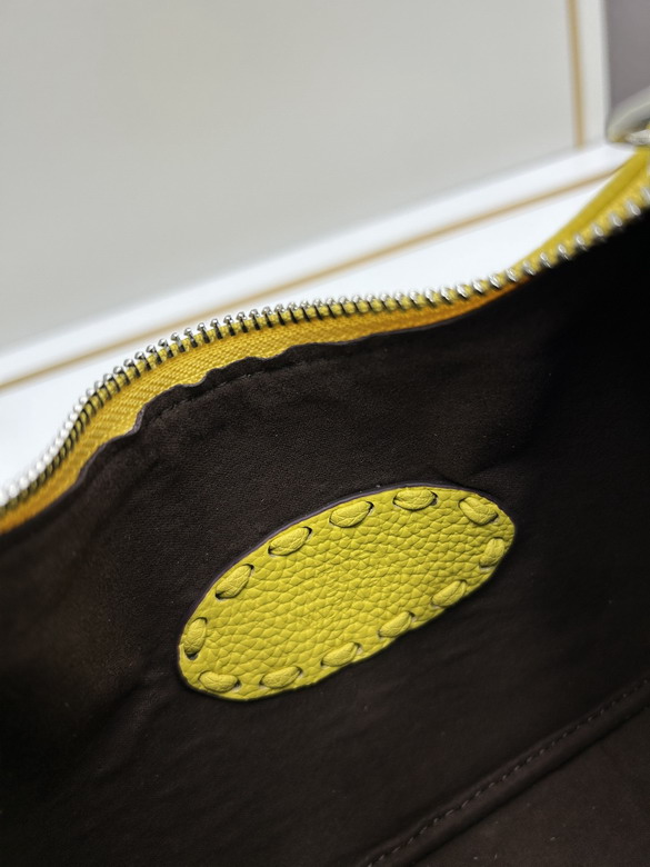 Fendi 21x28x7cm jj5_8