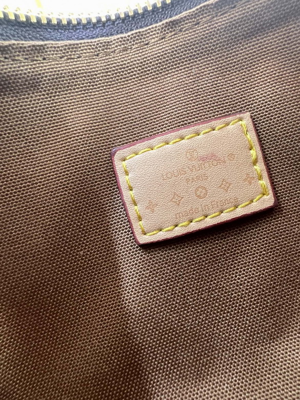 Hills Pochette M82949 20 5x6x16cm ss_9