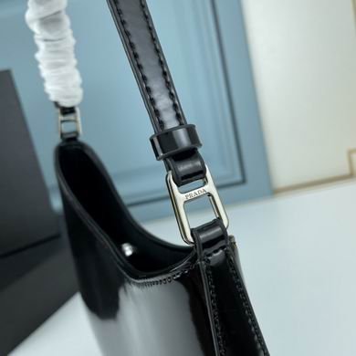 Hobo 499 26cm YW (13)