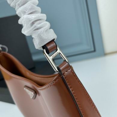 Hobo 499 26cm YW (22)