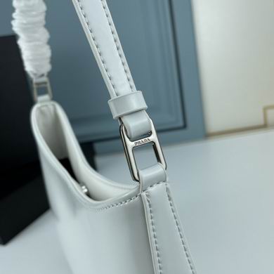 Hobo 499 26cm YW (37)