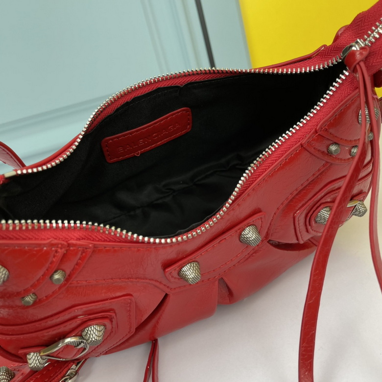 Le Cagole 26X13X9cm 072704 YW 1 (7)