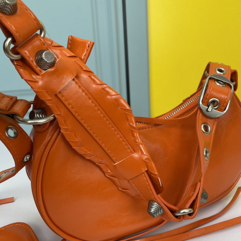 Le Cagole 26X13X9cm 072704 YW 2 (6)