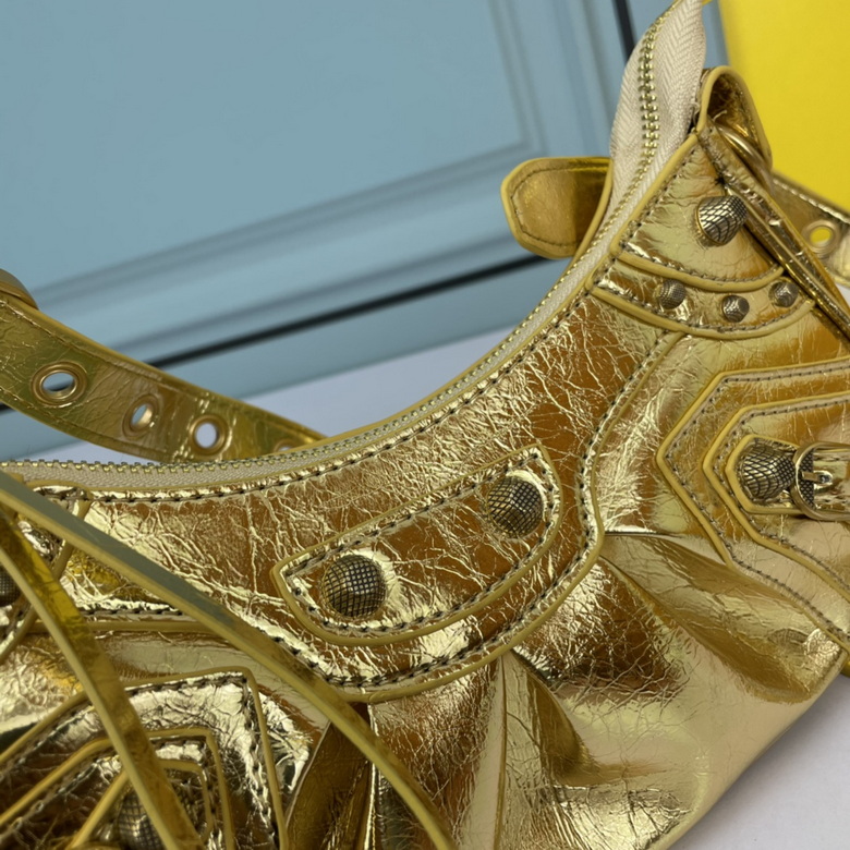 Le Cagole 26X13X9cm 072704 YW 3 (4)