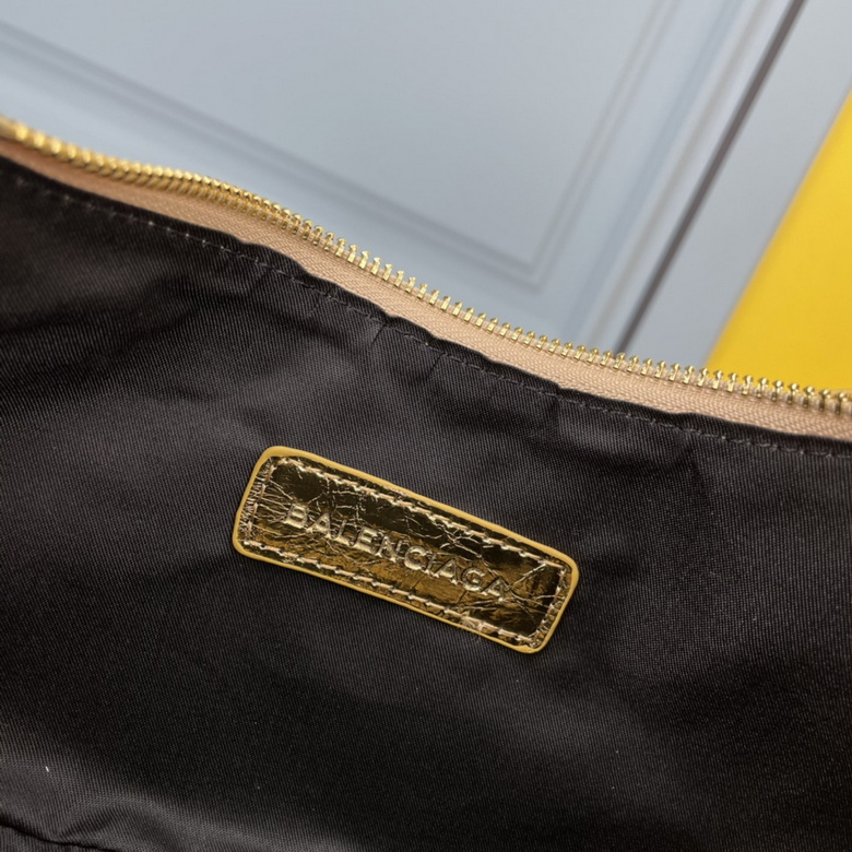 Le Cagole 26X13X9cm 072704 YW 3 (8)