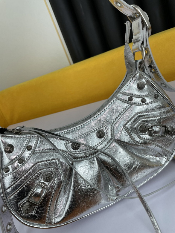 Le Cagole 26X13X9cm 072704 YW 5 (4)