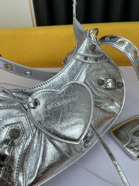 Le Cagole 26X13X9cm 072704 YW 5 (6)