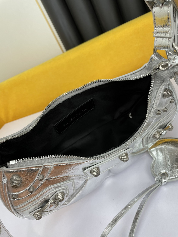 Le Cagole 26X13X9cm 072704 YW 5 (7)