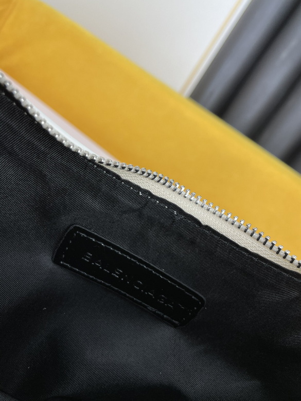 Le Cagole 26X13X9cm 072704 YW 6 (8)