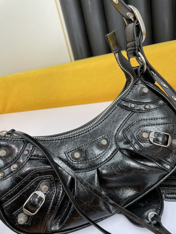 Le Cagole 26X13X9cm 072704 YW 8 (4)