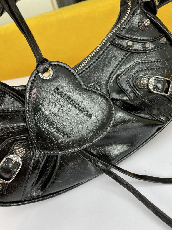 Le Cagole 26X13X9cm 072704 YW 8 (7)