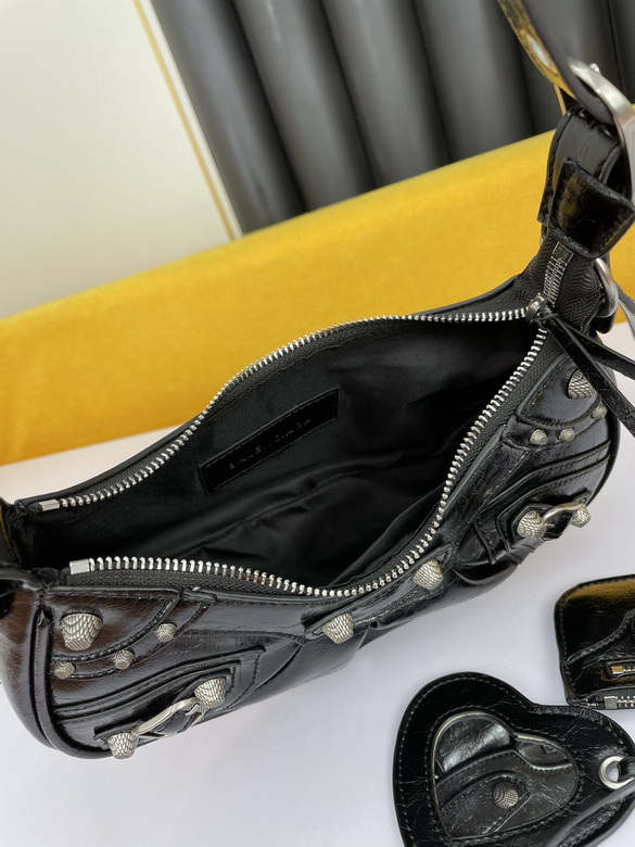 Le Cagole 26X13X9cm 072704 YW 8 (9)