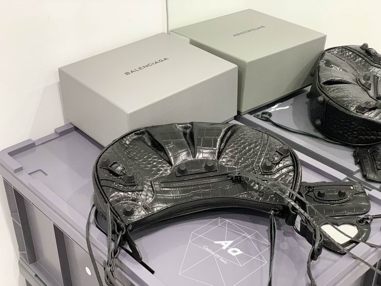 Le Cagole 671307 33X16X8.4cm GY 6 (6)