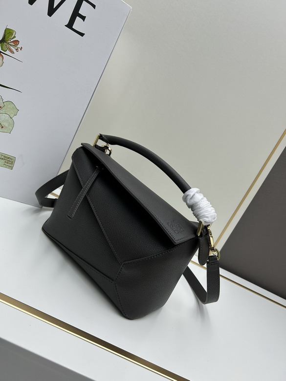 Loewe 062206 24x10 5x16cm jj1_5