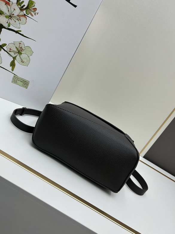 Loewe 062206 24x10 5x16cm jj1_7