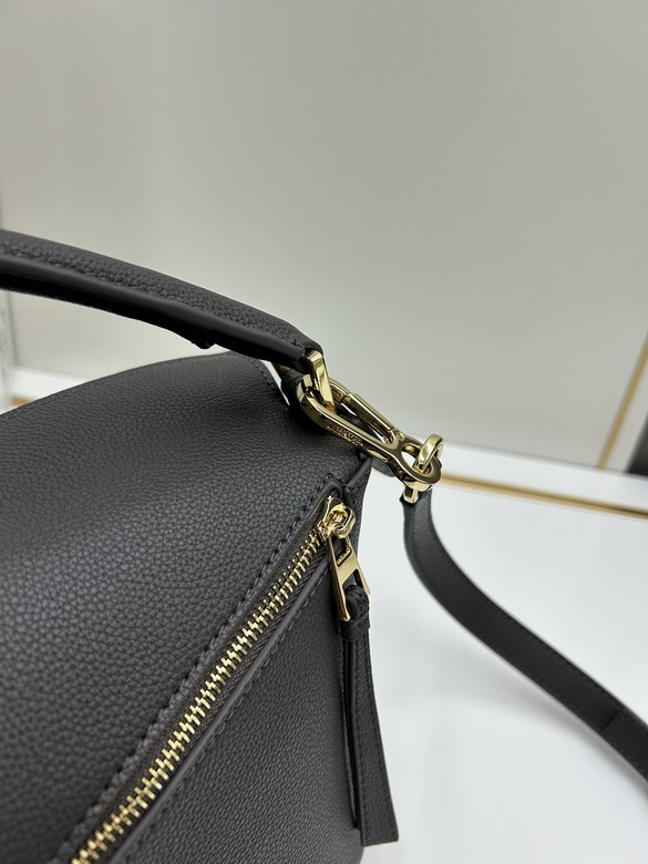 Loewe 062206 24x10 5x16cm jj1_9