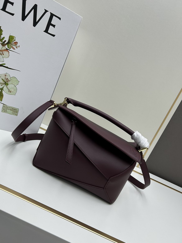 Loewe 062206 24x10 5x16cm jj_1